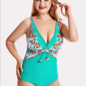 🆕➕Flower &Dot ruched swimsuit plus